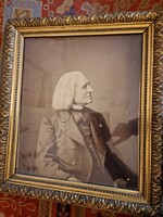 Eredeti Liszt Ferenc fotó a Rózsavölgyi kiadásában keretezve