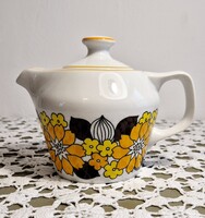 Ritka J. Seregély Márta- Hollóházi különleges formájú porcelán kávéskanna