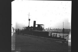 Régi fotónegatív Budapest, budai rakpart- gőzhajó -Lónyay család hagyatékából 1900as évek eleje