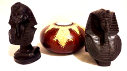 2 DB FÁRAÓ SZOBOR 10 CM,11 CM+TÁLKA