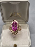 14 K arany női lila köves gyűrű 6,23g