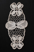 Erdélyi Point Lace zsinórcsipke, különleges minta, ovális kis méretű asztalterítő, alátét /5./