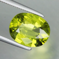 3.09ct ~10x8mm Ragyogó, Gyönyörű Peridot Ékkő, High-End minőség