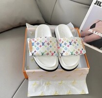LOUIS VUITTON női papucs,LIMITÁLT ,2 szín,35-44.