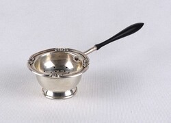 1U378 Antik jelzett angol ezüst tea szűrő 55 g