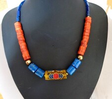 Korall, lapis, egyiptomi borostyán nyaklánc