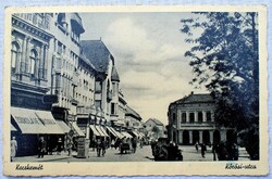 Kecskemét - Kőrösi -utca , csokoládé, cukorka reklám     Kelet Visszatért bélyeg   1940