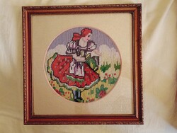 Gobelin 007 - népviseletes lány - keret 32x33cm kép 27x28cm régi kézimunka