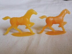 Játékfigura makettfigura műanyag ló figura vintage 2db egyben Orosz?