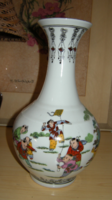 Jelzett kínai famille rose mintás porcelán váza