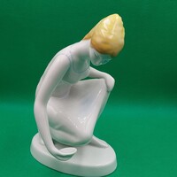 Torma Istvánné Hollóházi Vízmerítő nő figura