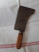 Szentendrei Csoknyay hentesbárd, kb 100 éves.