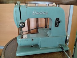 Régi Darling elektromos varrógép 1960