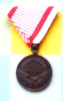 Háborús kitüntetés Ferenc József Bronz Vitézségi T1 -aUNC  hadiszalaggal Patina