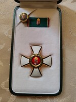 Magyar Köztársasági Érdemrend Tisztikeresztje