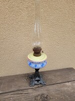 A festett szecessziós petróleum lámpa