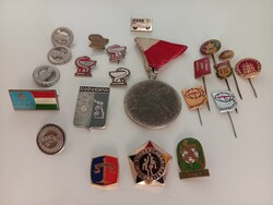Régi vegyes kitűző jelvény csomag 22 darab
