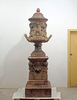 Zsolnay monumentális kültéri urnaváza