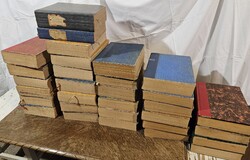 Rakéta regényújságok könyvkötésben, 30 darab, 1974-1990-ig