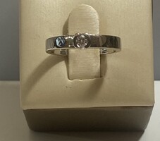 Gold Ring with Brilliant Stone!