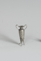 Ezüst miniatűr váza (M10)
