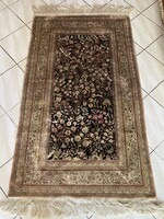 Exkluzív Kézi Életfás Ch Ghom  Selyem Perzsa Szőnyeg 160x90
