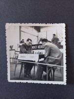 Régi fotó Sándor Béla sakk magyar bajnok meccse Tipary Lajos sakkmesterrel 1953