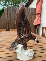 Unterweissbach porcelán szobor – Halászó sas (Németország)