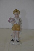 GDR kisfiú virágcsokorral porcelán figura A194