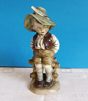 Bertram Wagner & Apel Fiú Német Porcelán Figura