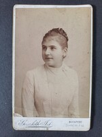 Antik vizitkártya fotó Goszleth István (1850-1913) műtermi fotója, női portré,  kb. 1880–1890