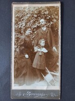 Antik  századfordulós „Souvenir” fotólap egy tehetős polgári családról kb. 1900-1910