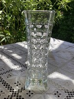 Lencse csiszolású kocka kristály váza