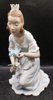 Rosenthal porcelán, régi,  23 cm-es királylány virággal.. 3649b
