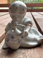 Zsolnay Annuska korsóval porcelán figura