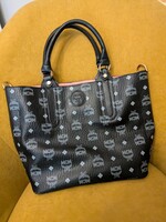 MCM logós női fekete kézitáska, válltáska