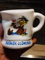 Szőkék előnyben  rogyasztott porcelán bögre