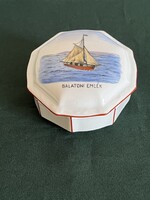 Zsolnay Balatoni emlék bonbonier vitorlással (P0030)