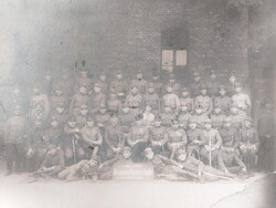 Magyar Királyi I. Honvéd Gyaloghadosztály csoportképe, az Andrássy úti tüzérségi laktanyában 1917