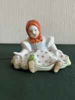 Herendi kislány békával porcelán figura (P0027)