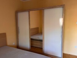 Modern tükrös ruhásszekrény / gardrób