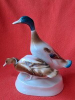 Hibátlan, szép festésű Zsolnay kacsa páros porcelán figura