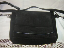 KIOMI fekete marhabőr retikül táska