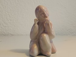 Különleges egyedi porcelán figura – ritka, izgalmas darab!