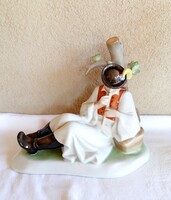 Zsolnay furulyázó juhász figura