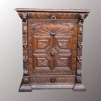 Neoreneszánsz komód