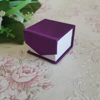 Orchidea lila gyűrűtartó ékszerdoboz