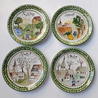 Évszakos kézzel festett gmundeni tányérok naiv jelenetekkel - 4 darab