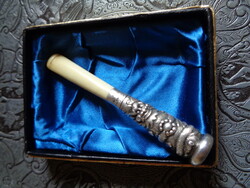 EZÜST CIGARETTA SZIPKA