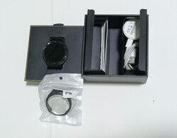 ELADÓ 1db Okosóra , Huawei Watch GT 2e Fekete , szilikon szíjjal , Töltőjével(Mágneses) !